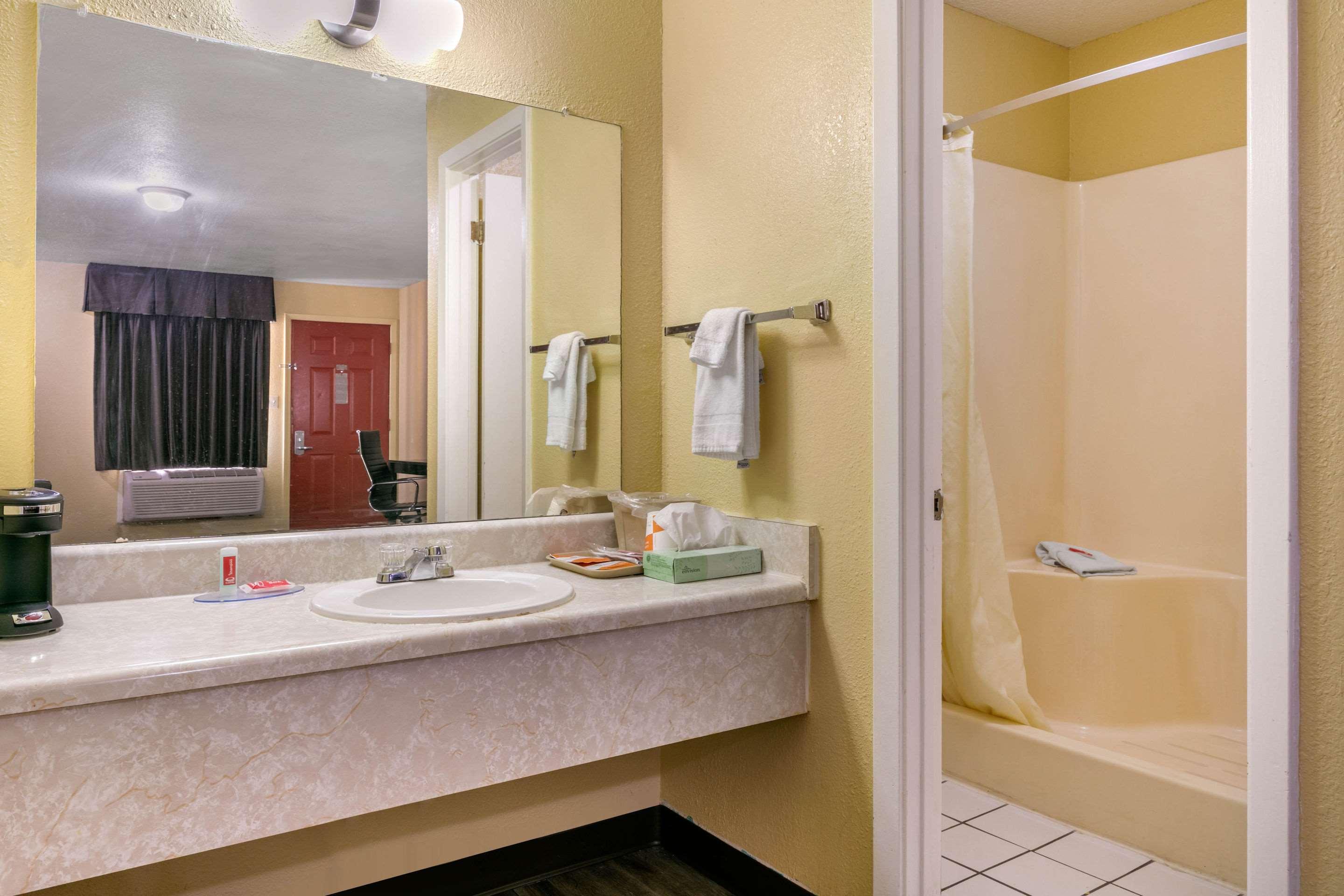 Econo Lodge Джонсборо Экстерьер фото